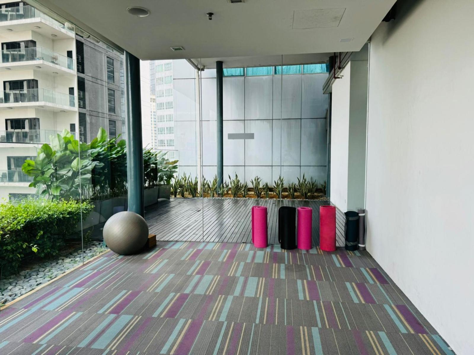 Summer Suites Klcc By Homestay Kuala Lumpur Exteriör bild
