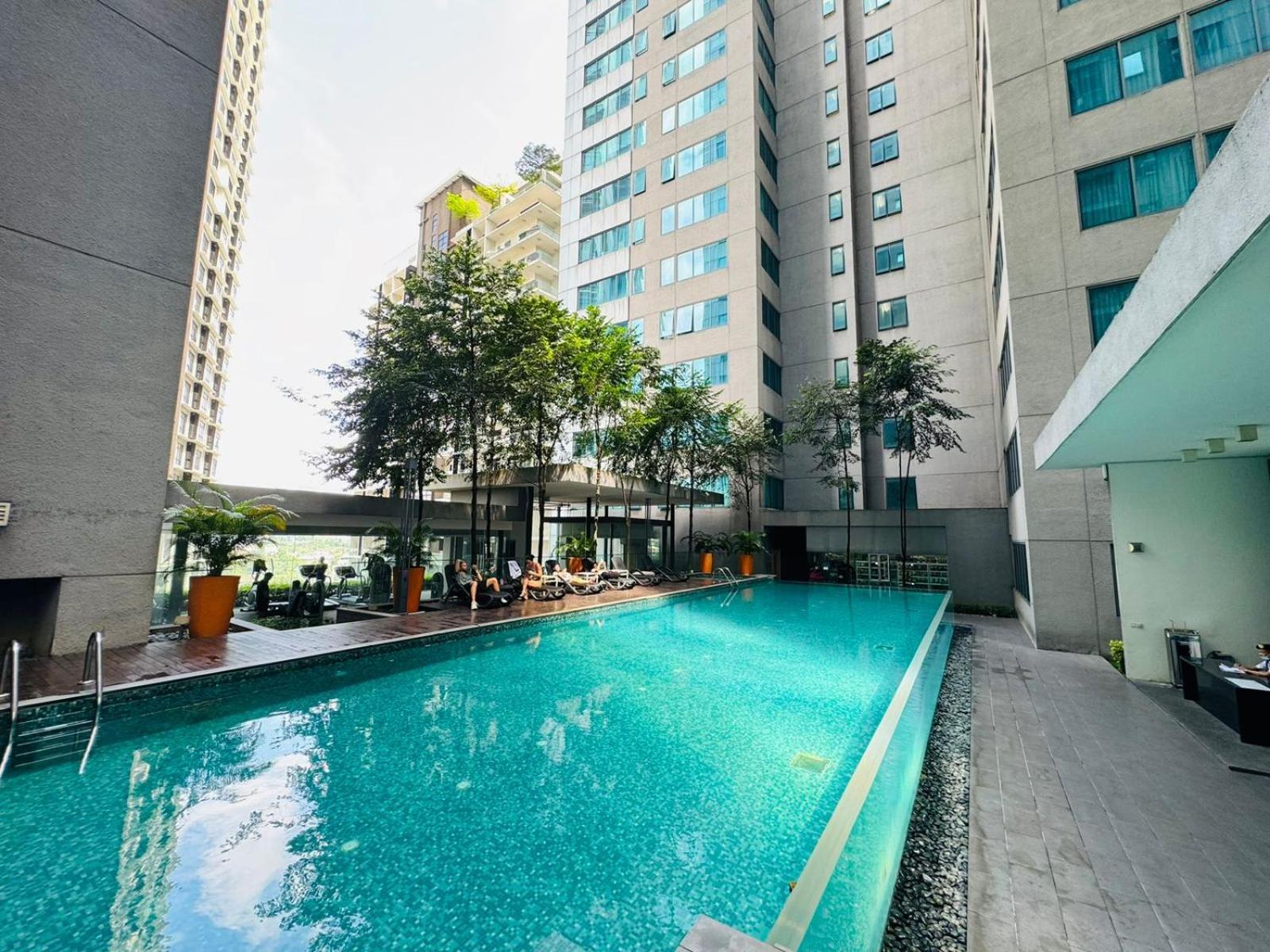 Summer Suites Klcc By Homestay Kuala Lumpur Exteriör bild