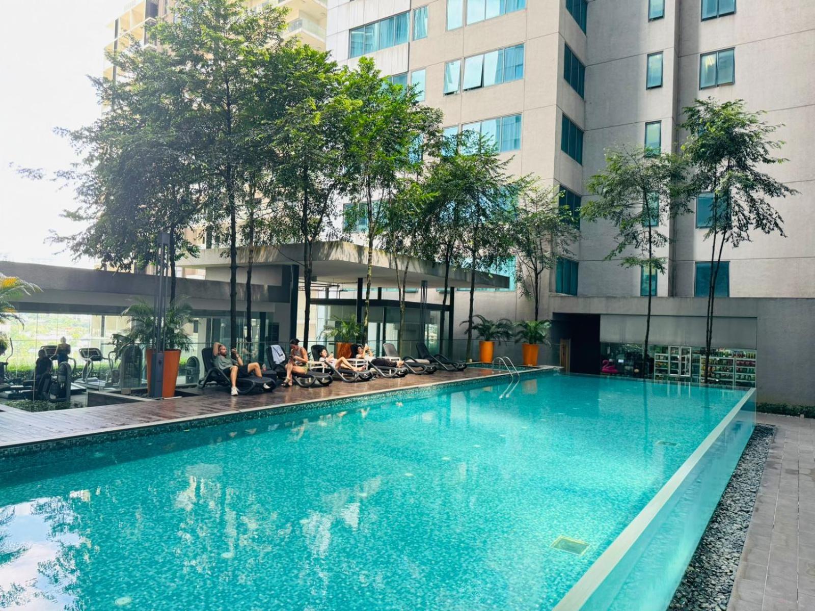 Summer Suites Klcc By Homestay Kuala Lumpur Exteriör bild