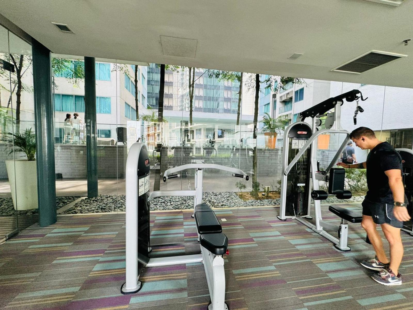 Summer Suites Klcc By Homestay Kuala Lumpur Exteriör bild