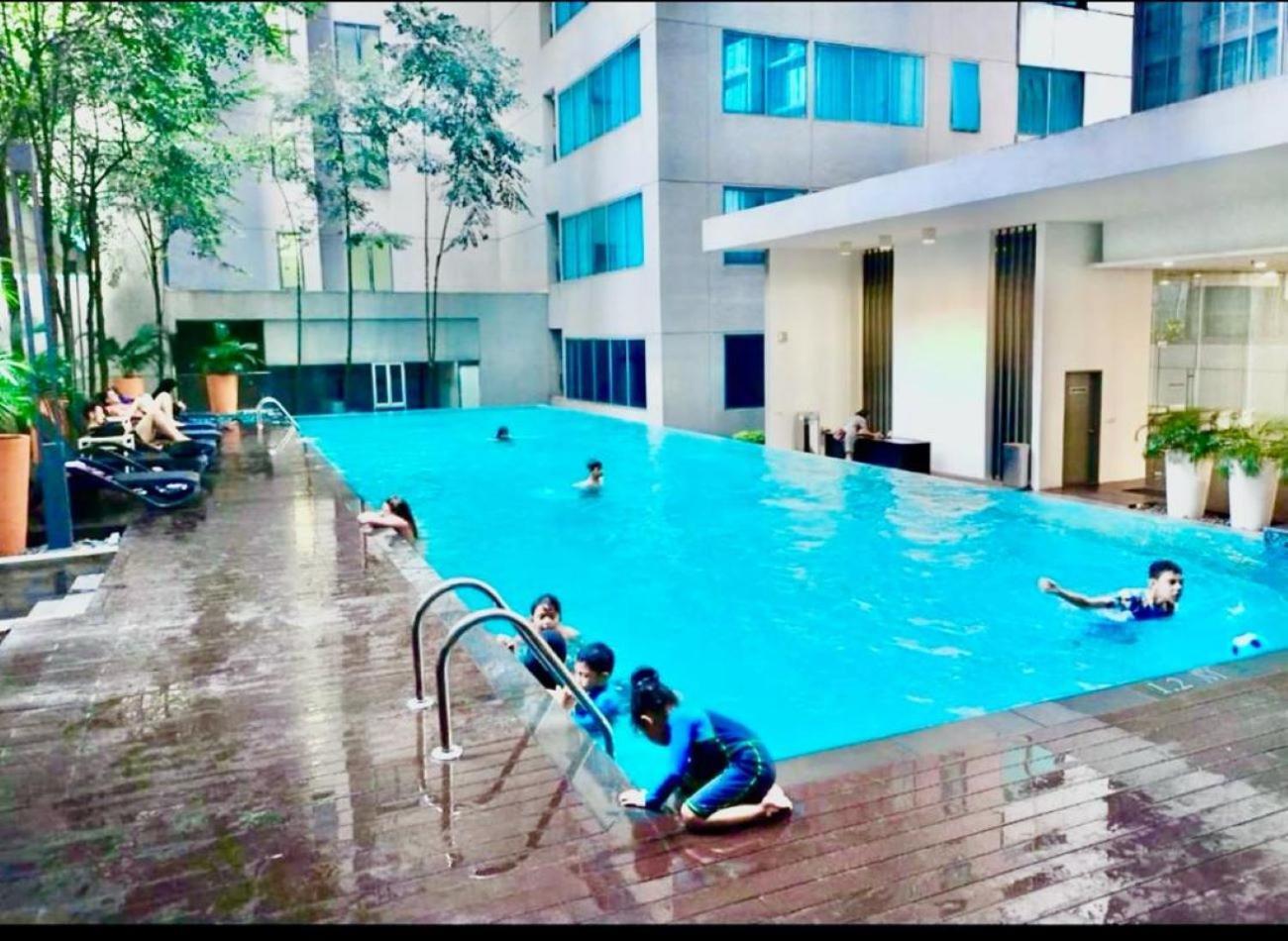 Summer Suites Klcc By Homestay Kuala Lumpur Exteriör bild