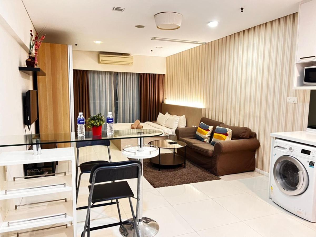 Summer Suites Klcc By Homestay Kuala Lumpur Exteriör bild