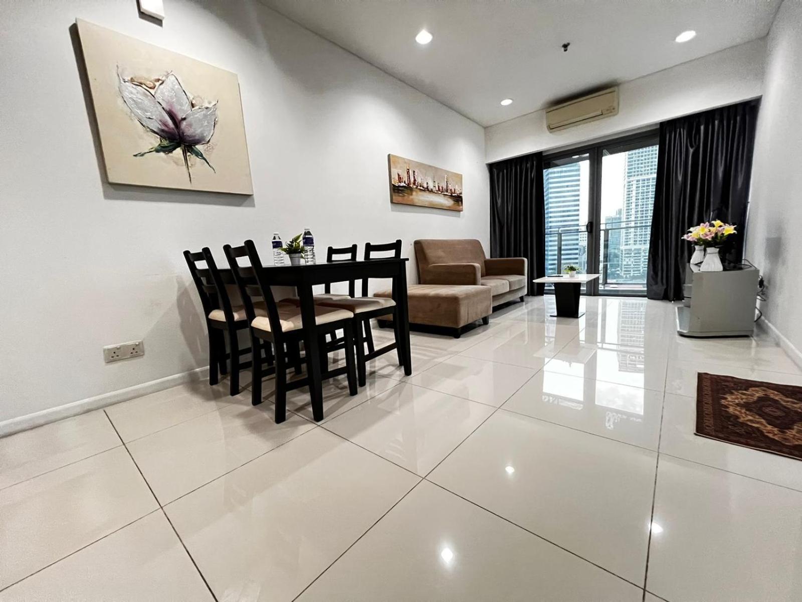 Summer Suites Klcc By Homestay Kuala Lumpur Exteriör bild