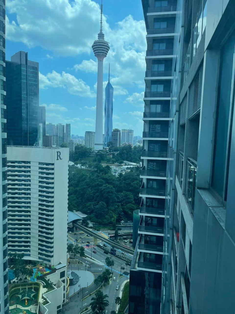 Summer Suites Klcc By Homestay Kuala Lumpur Exteriör bild